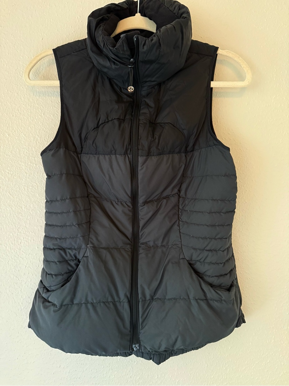 Lululemon Fluffin’ Awesome Goose-Down Puffer Vest – Black